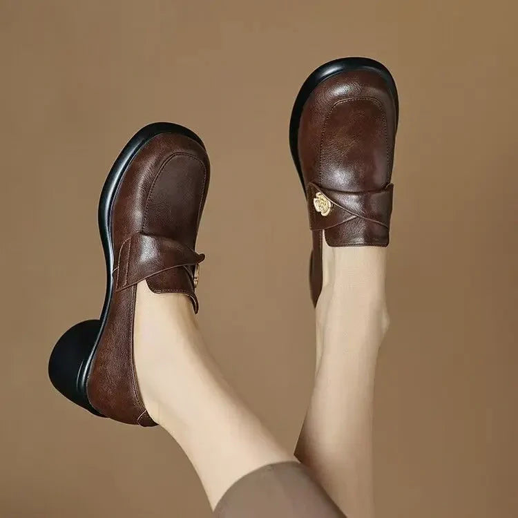 Zyra | Slip-On Heel Keeps Steps More Stable