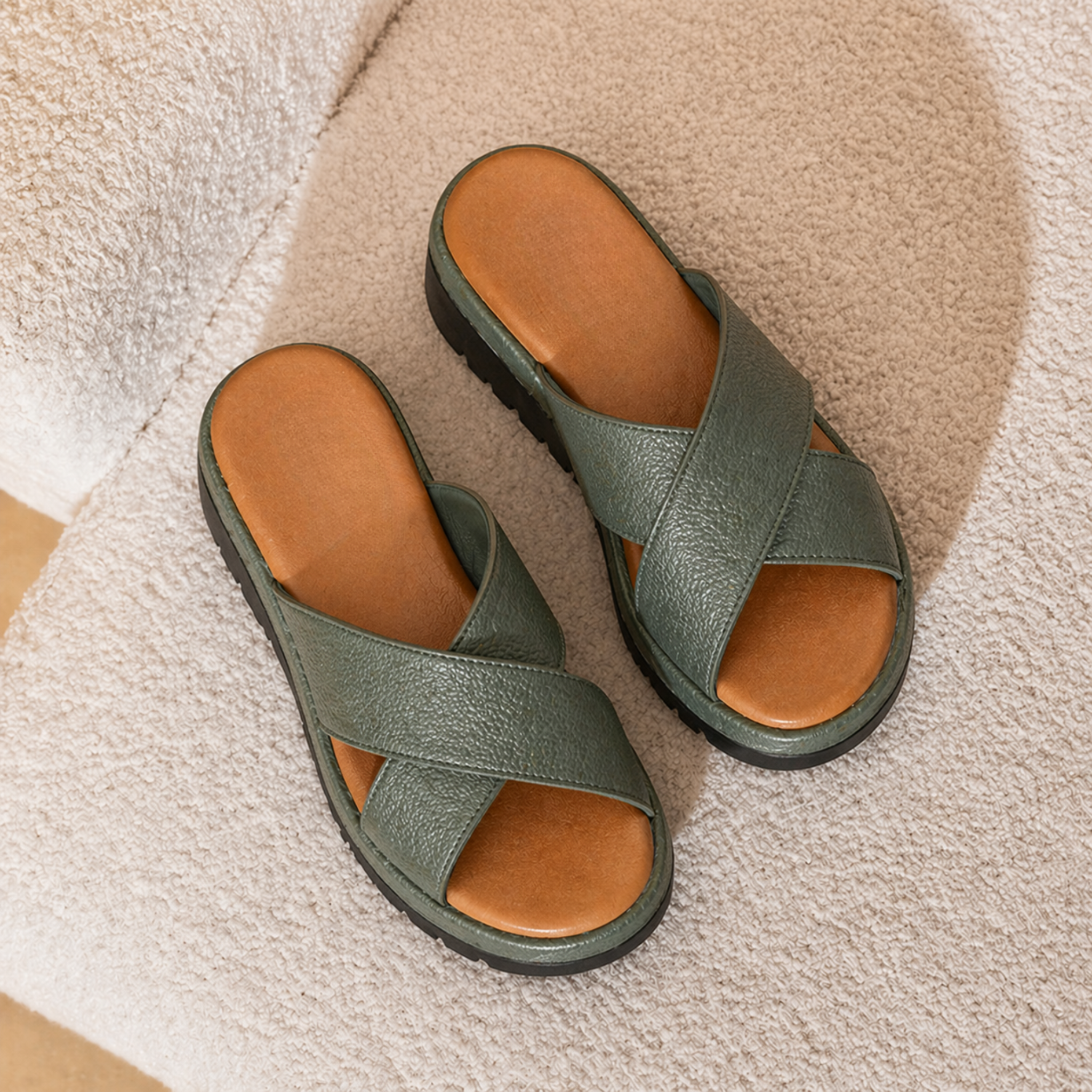 Olivia | Supportive Cross-Strap Sandals for Easy Walking