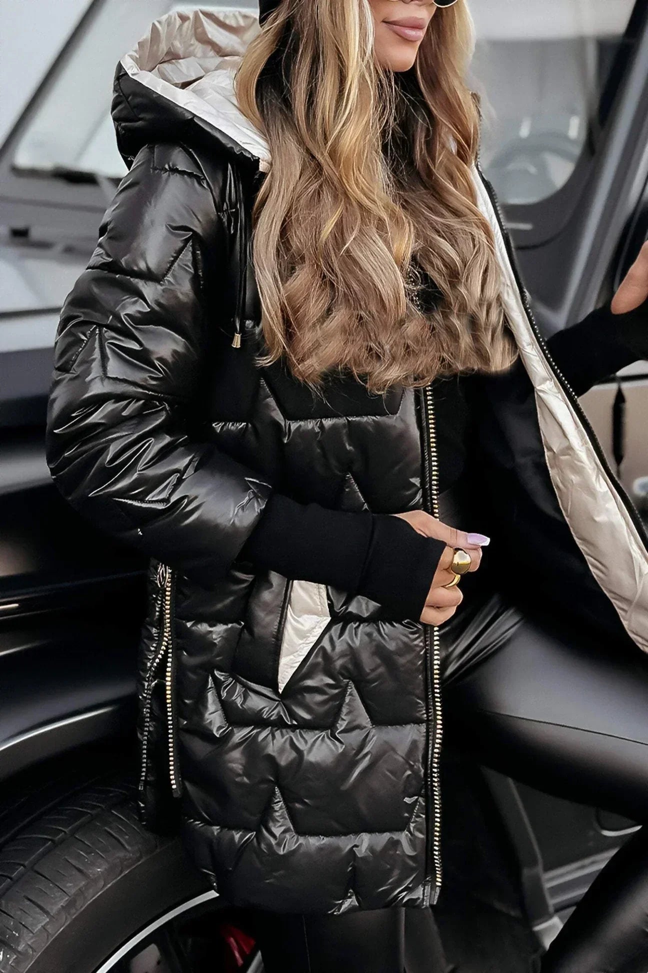 Chivelle | Lightweight Hooded Coat for Everyday Comfort