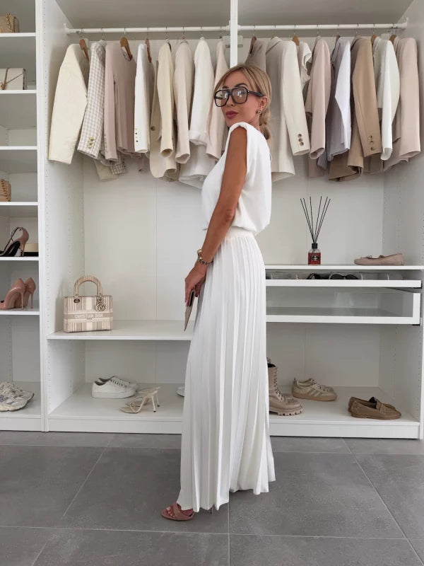 Chantel – Elegant Pleated Set