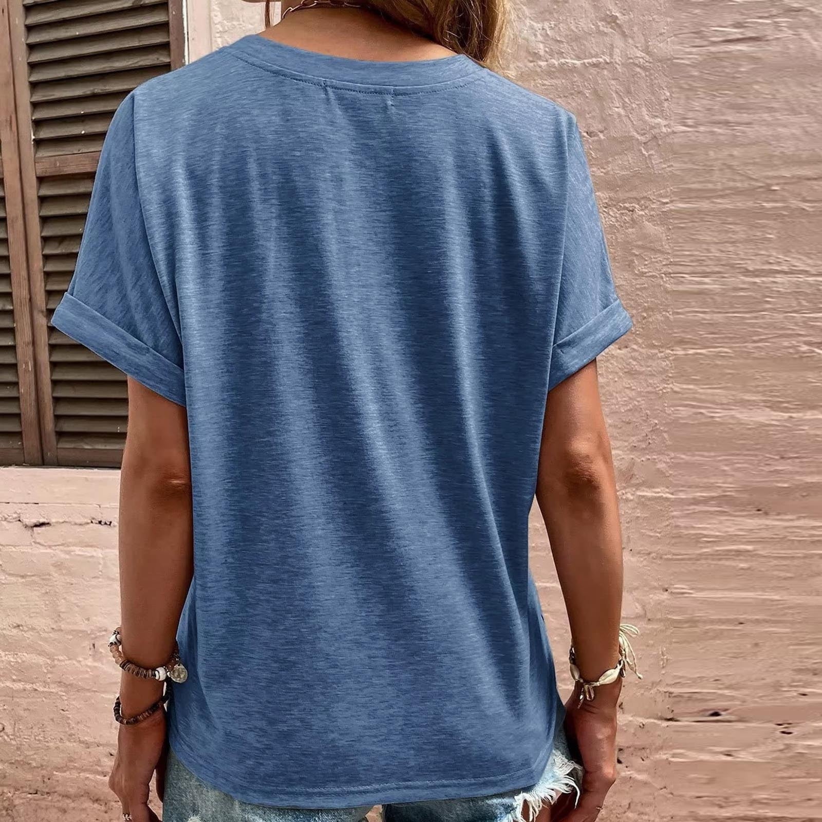 Ava | Lightweight V-Neck Tee for Comfortable Everyday Wear