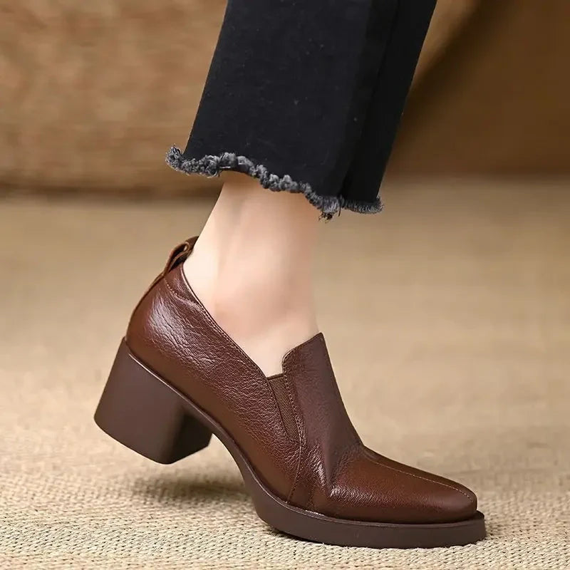 Zaya | Structured Heel Promotes Stable Movement