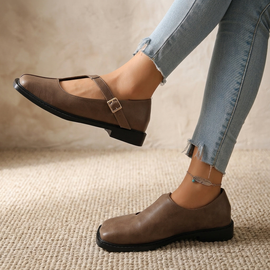 Paige | Secure Strap Fit Reduces Foot Shifting