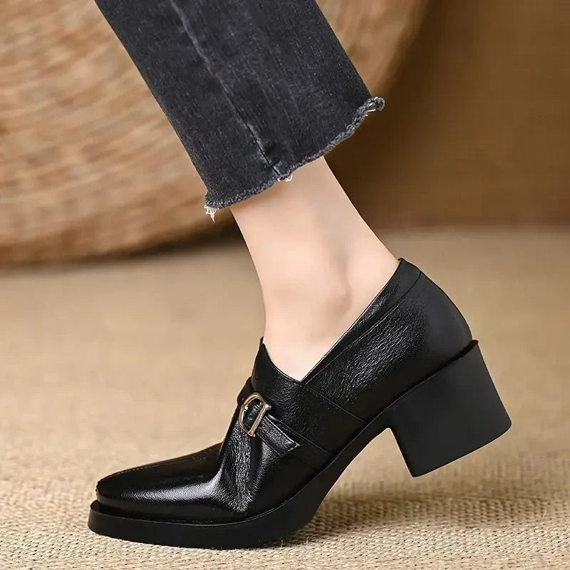 Veria | Angled Heel Shape Supports Smoother Steps