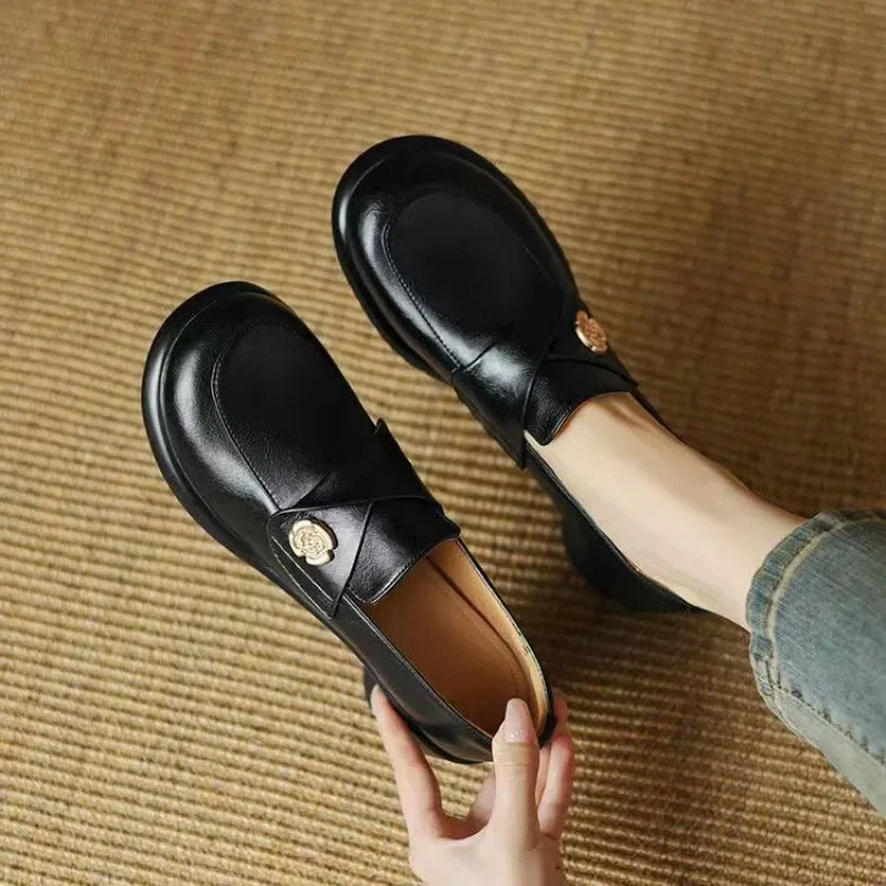 Zyra | Slip-On Heel Keeps Steps More Stable