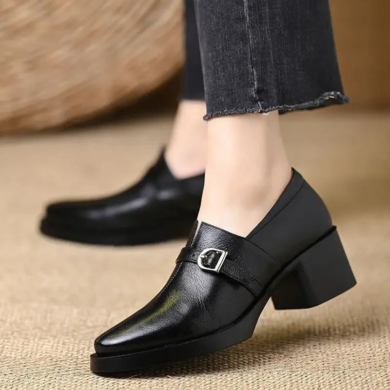 Veria | Angled Heel Shape Supports Smoother Steps